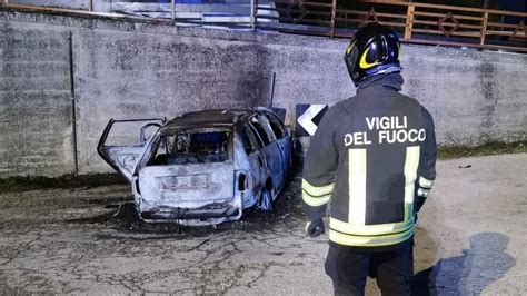 Uomo carbonizzato in auto dopo incidente è un 58enne di Spoleto