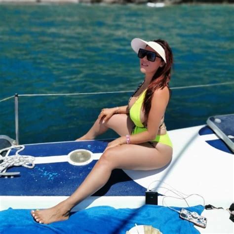 Hot Sexy Raquel Cordova Bikini Pics