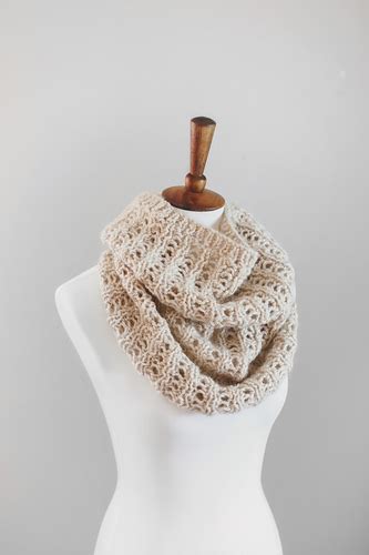 Ravelry The Snowfall Cowl Pattern By Darling Jadore