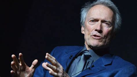 Clint Eastwood tells thrilling tale of how he survived a plane crash