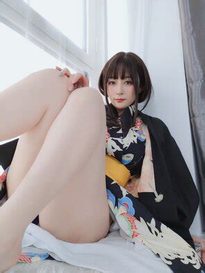 Baiyin 白银 和服下的秘密 Baiyin 白银 和服下的秘密 Porn Pic