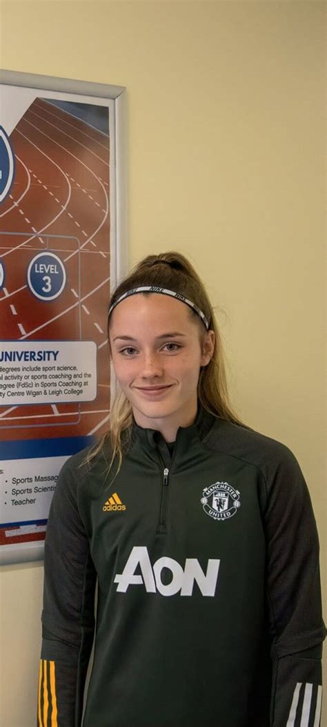 7 Hot Sexy Alyssa Aherne Bikini Pics