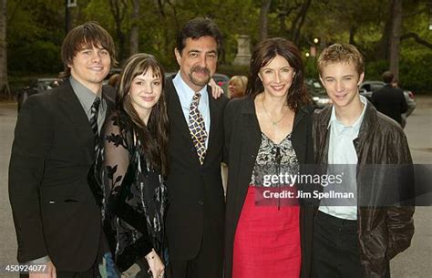 70 Joan Of Arcadia Cast Stock Photos, High-Res Pictures, and Images ...