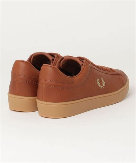 セールFRED PERRY フレッドペリー SPENCER LEATHER スペンサーレザー B2327 448 TANスニーカー