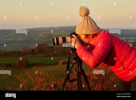 Female Amateur Photographer Having A Photography Lesson Stock Photo Alamy