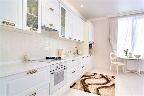 Белая прямая кухня Marshmallow в стиле неоклассика