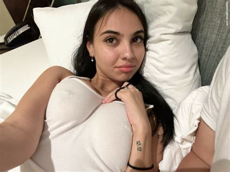 Emilia Nude OnlyFans Leaks Fappening Page FappeningBook