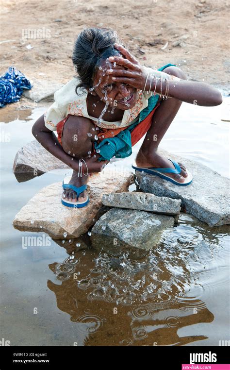 African Woman Nude River Bathing Picture Sex Leaks