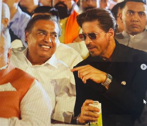 Mukesh Ambani Shah Rukh Khan Bond Over Ors At Pm Modis Oath Taking