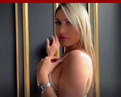 What S The Name Of This Blonde Camgirl 1608981 NameThatPorn