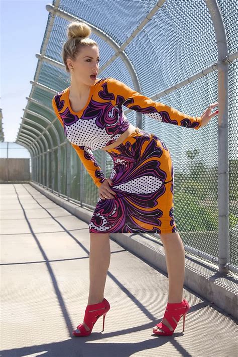 Jordan Carver Exposing Her Curvy Body In A Belly Top And Mini Skirt At Bridge Bi Porn Pictures