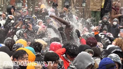 Massive Snowball Fight In Washington Square Park Under A Blizzard Youtube