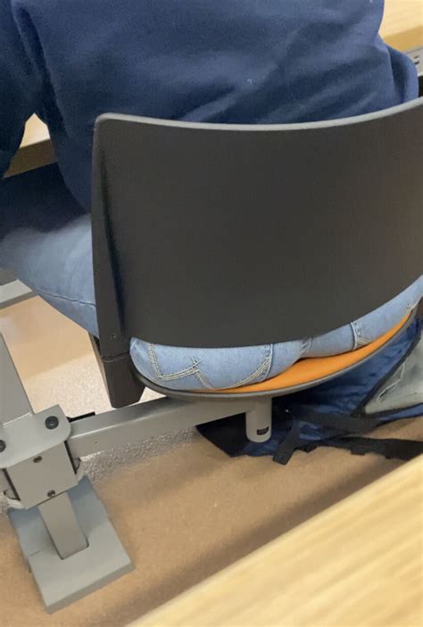 Girl With Phat Ass Sticks Out Her Amazingly Shaped Ass In Jeans While