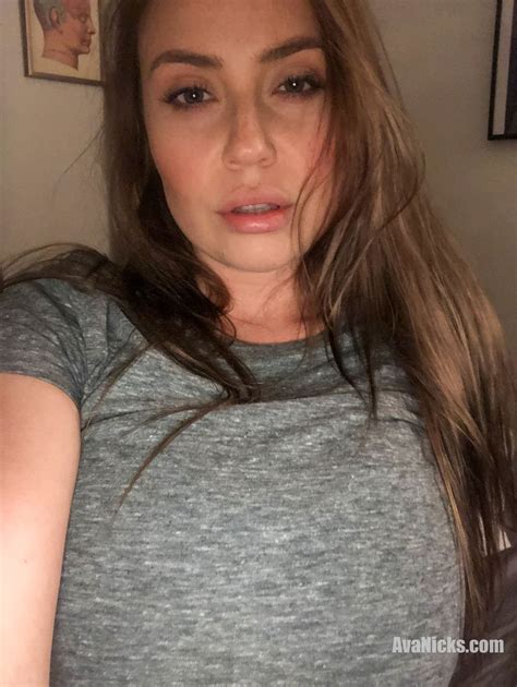 Busty Milf Ava Nicks Is Spreading Her Legs And Showing Her Shaved Pussy 15 Photos