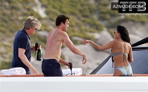 Nicole Scherzinger Sexy Seen Flaunting Her Hot Bikini Body On A Boat In Formentera With Thom