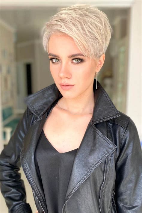 Popular Pixie Cut Looks Youll Instantly Adore In Blonde Pixie Hair Pixie Haircut Thin