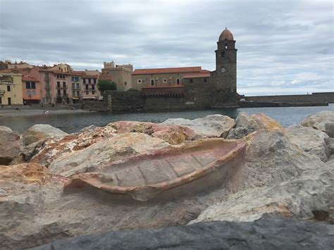 Barque En Roche Insolite Collioure Pyr N Es Orientales