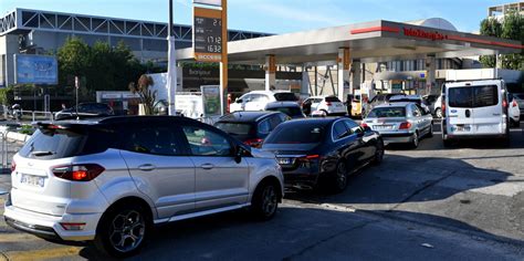 Carburants Les Hauts De France Contraints De Puiser Dans Les Stocks