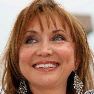 Pam Tillis - Age, Family, Bio | Famous Birthdays