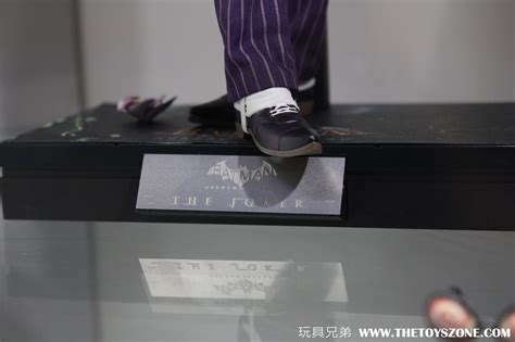 實拍 Hot Toys蝙蝠俠阿卡漢瘋人院蝙蝠俠的宿敵小丑 比例珍藏人偶 Toys Zone D 玩具兄弟 Figures Price List Reviews
