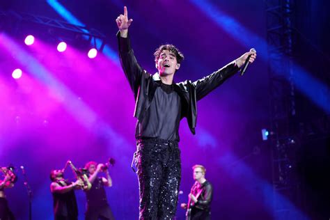 Joe Jonas Dedicates Emotional Song To Parents Amid Custody Battle With