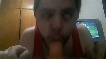 Chupando El Juguete De Mami XVIDEOS