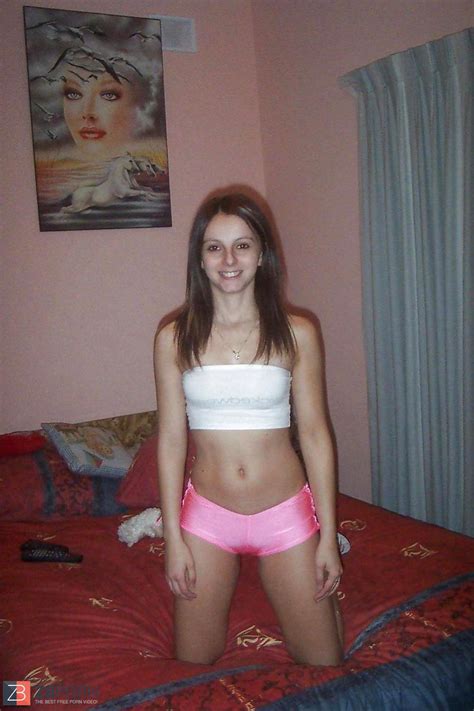 Wild Lady Providing A Superb Schlong Oral Job On Sofa ZB Porn