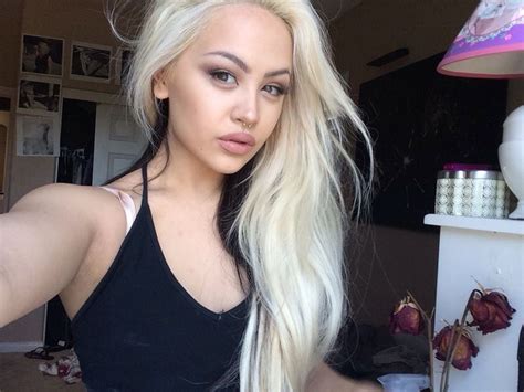 Lovely Babes More Hot Pics