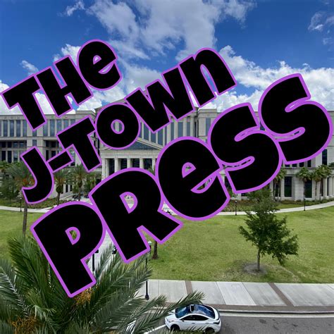 Crazy Lady Wants To Make A Complaint On Journalist! #cop