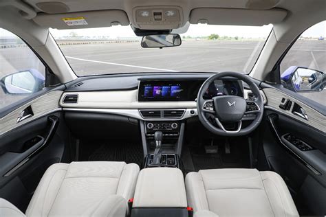 Mahindra Xuv700 First Drive Tata Safari Hyundai Alcazar Mg Hector