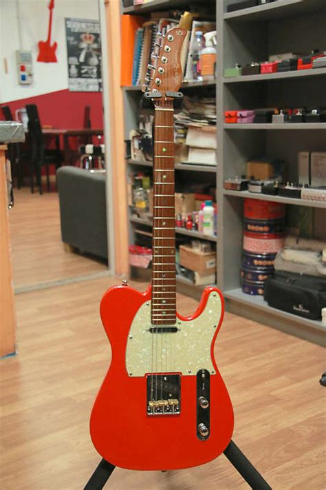 Sire Larry Carlton T7 Fiesta Red Reverb