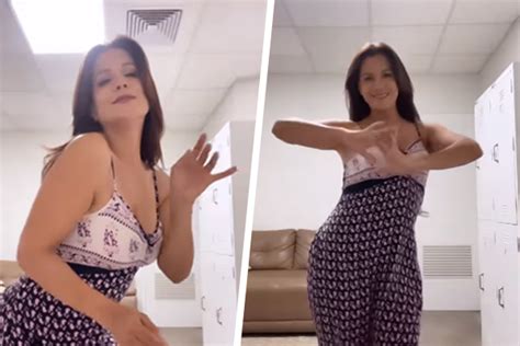 Mónica Sánchez deja con la boca abierta a seguidores con sensual baile