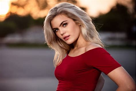 Amanda Martin Bio: Age, Family, Net Worth, Hot Photos
