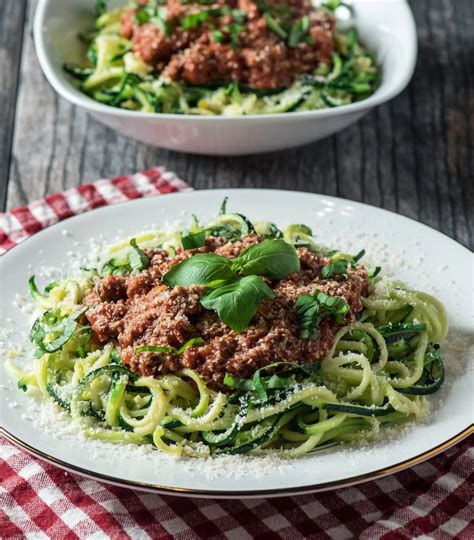 zucchini noodles  bolognese sauce tasty  carb