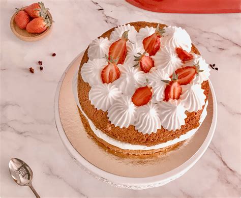 Naked Cake Fraise Citron Vert