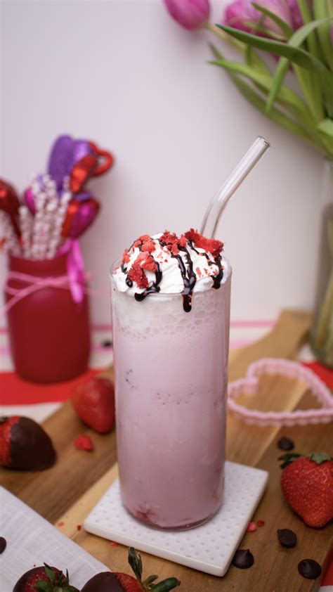 Chocolate Covered Strawberry Frappe Kat S Kitchen