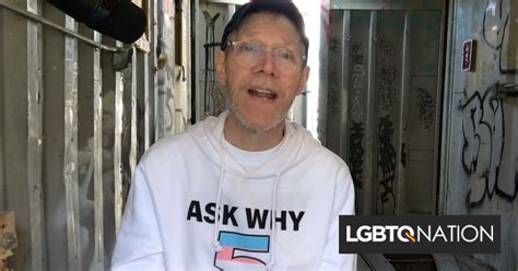 Angry Gay Grandpa Con C Ncer En Estadio Castigado Por Tratar De Detener Los Suicidios De Los