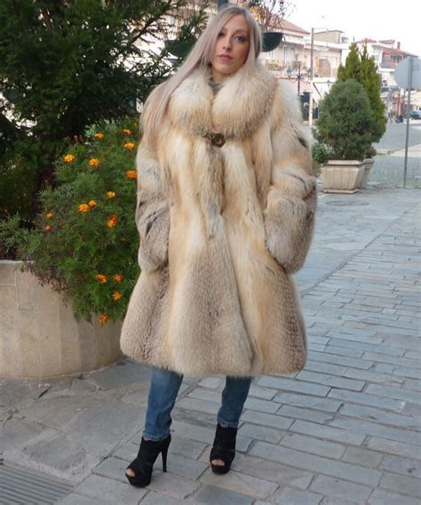 Pin By Zeubiii On Fur Fur Coats Women Fur Fashion Fur Coat