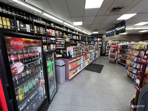 Liquor Store / Convenience Store | Rent this location on Giggster