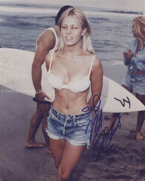9 Sexy New Nicole Eggert Bikini Pics