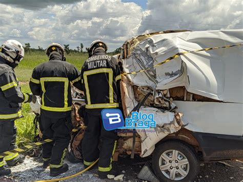 Colis O Entre Picape E Carreta Deixa Um Morto E Um Ferido Na Zona