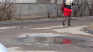 Gran Culo En Falda Roja XVIDEOS