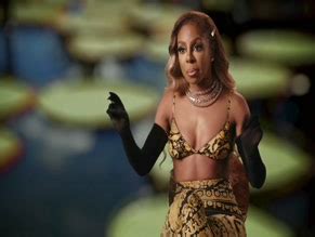 CANDIACE DILLARD Nude AZNude