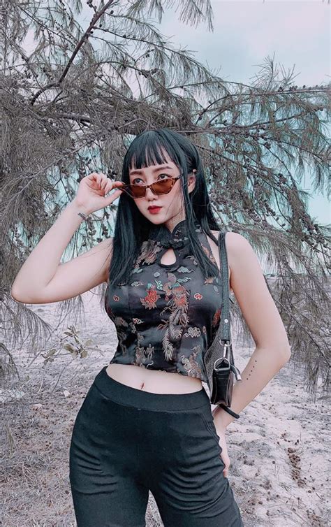 So sánh nhan sắc của 2 hot girl thế hệ Z Bên bốc ná thở bên dịu dàng tinh khôi quá khó để chọn