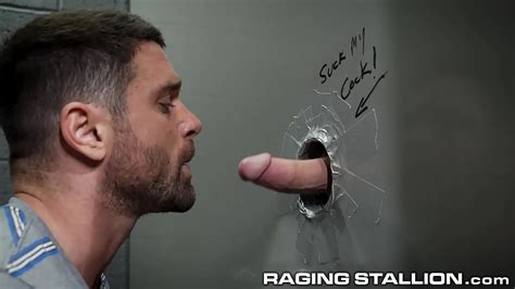 Hunks Have A Good Fuck At The Glory Hole Xnxx