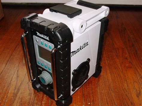 Makita Bmr 100w Job Site Radio 2 Tools In Action Power Tool Reviews