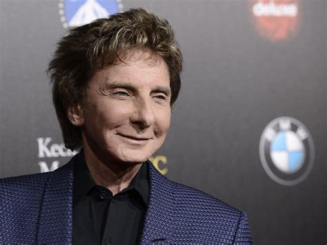 Barry Manilow Rushed To Hospital After Surgery Complications