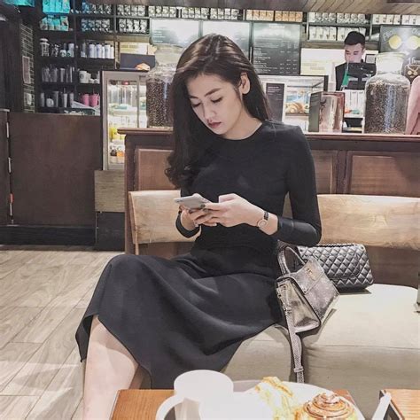 Dịp Tết sao và hot girl Việt diện street style oách từ đầu đến chân thế này đây