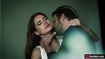 Chico Trae A Casa Y Comienza A Follar Con Su Peque A Novia Rusa Xvideos