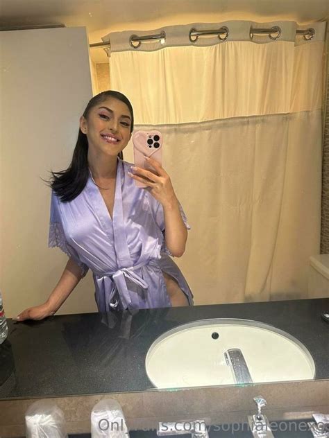 Sophia Leone Sophialeonex Sophialeonexo Xosophialeone Nude Leaks